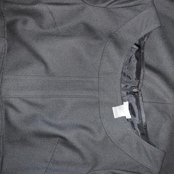 Ann Taylor (Jackie O Vibe) Black Cap-Sleeve Sheath Dress with Ring Detail - Picture 4 of 6